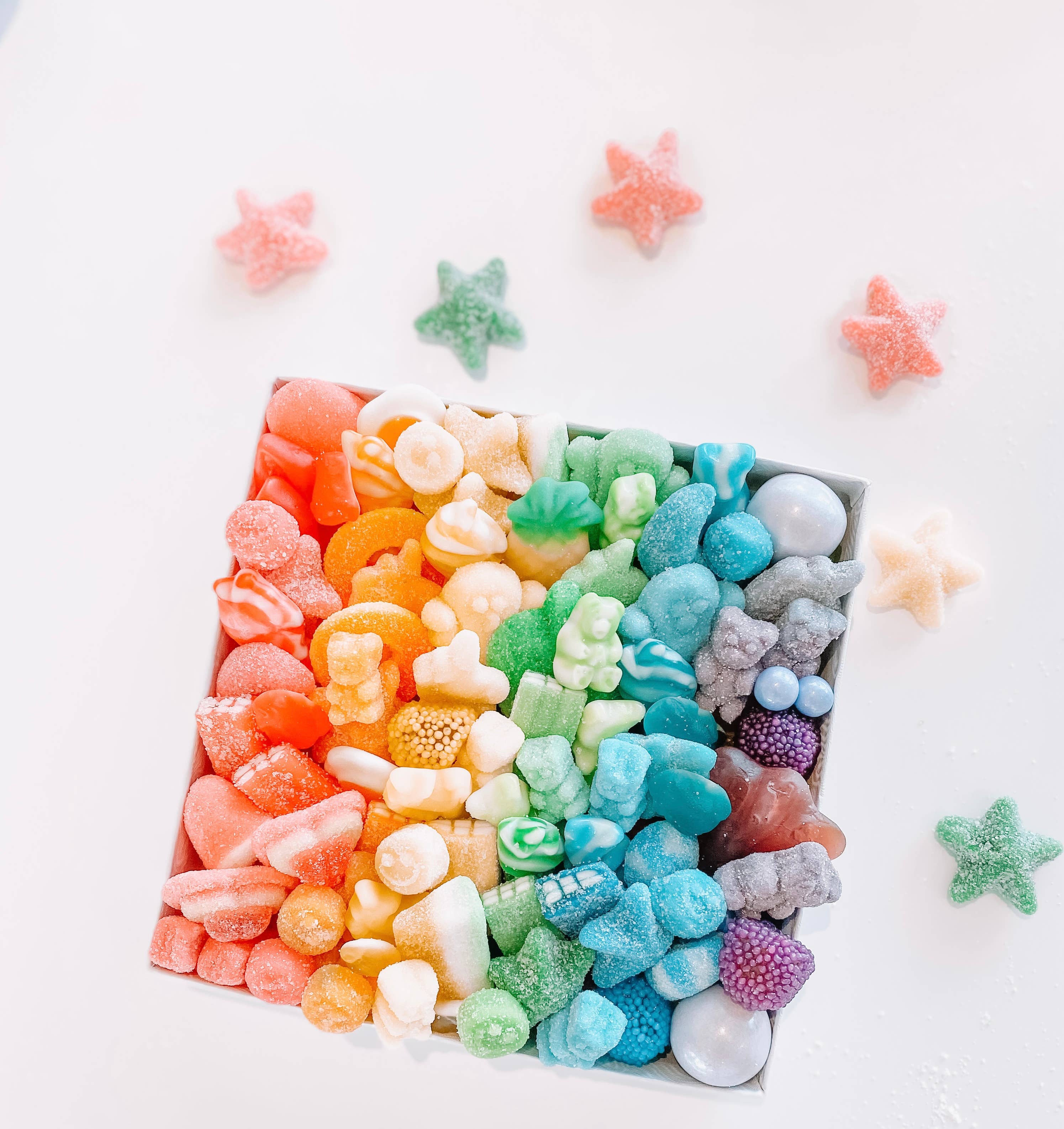 Candy by J.Co – wholesale Gelégodis – Regnbågsgodis konstlåda6