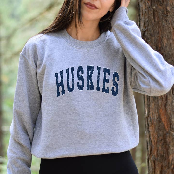 Fan Gear Central - Wholesale Graphic Sweatshirt - Unisex - Huskies Sweatshirt – Gray Unisex Graphic Crewneck 1