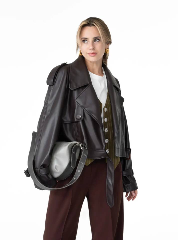 Giacca ecopelle nera Abigail per la vendita all'ingrosso da parte di Nenya Fashion Limited