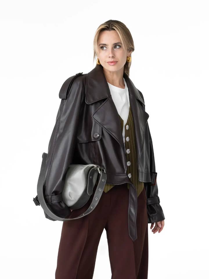 Sort jakke i miljøvenligt læder Abigail for engroshandel hos Nenya Fashion Limited