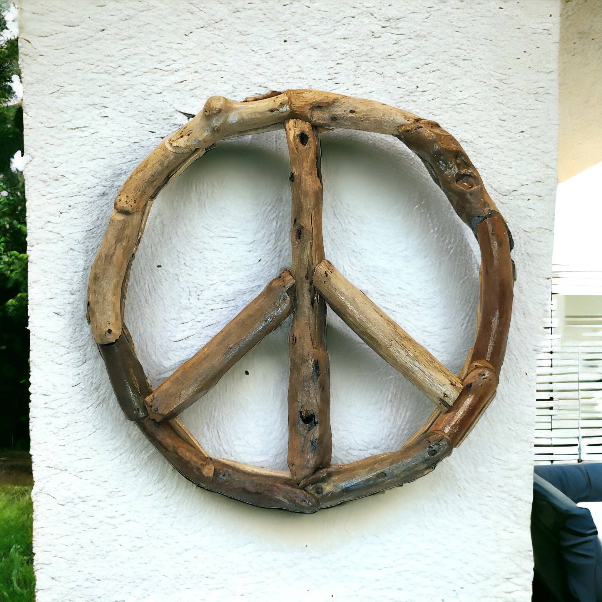 Om Gallery - Wholesale Sign - Peace Sign - Driftwood Wall Art1