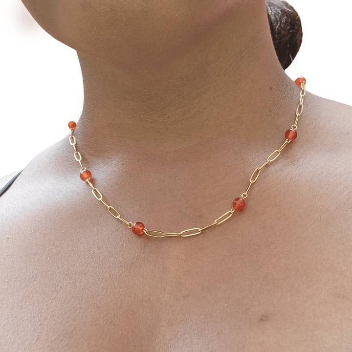 Carnelian papirclips halskæde | juli for engroshandel hos The Casson Collection