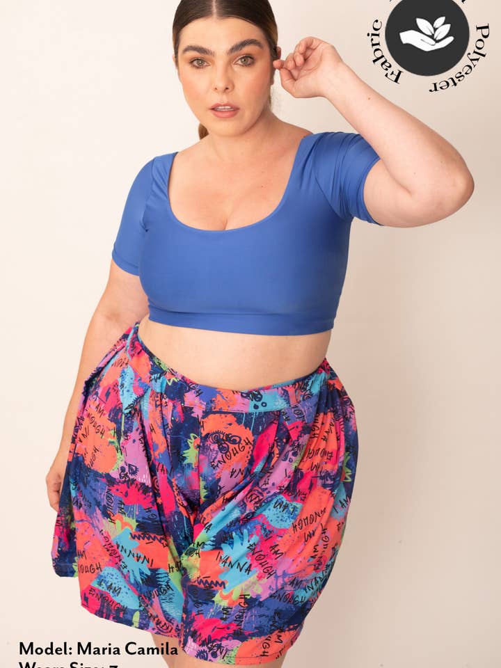 Kurz am Strand für den Großhandel von Inanna Swimwear