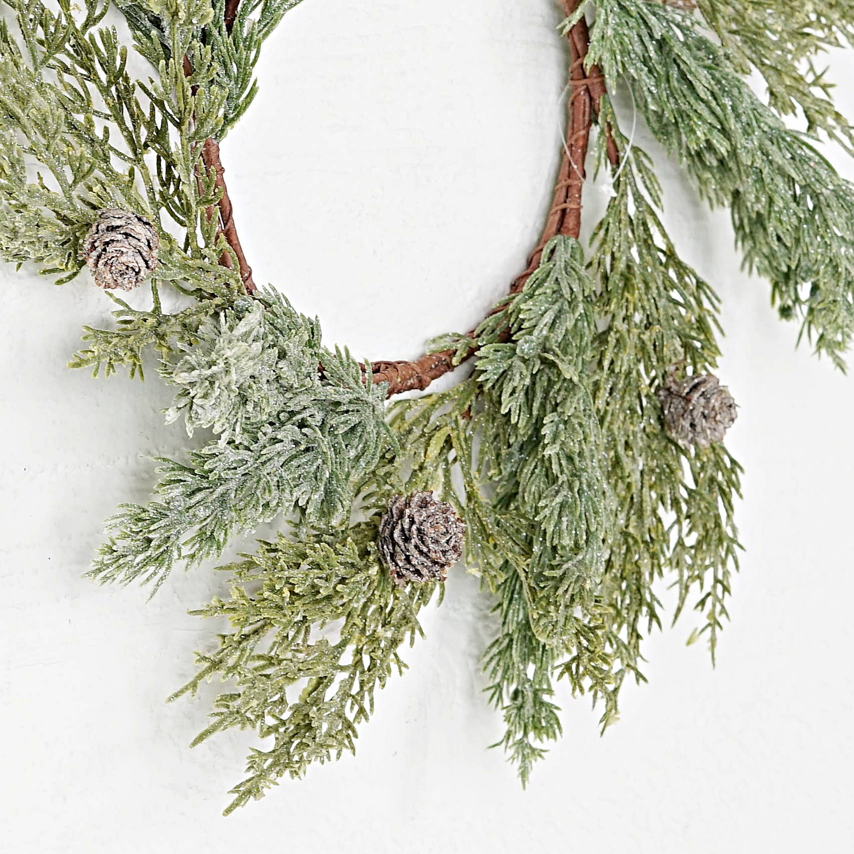 Holiday Depot Inc. - Wholesale Wreath - ISB75332- 14in Icy Sparkled Cedar Pine Wreath3