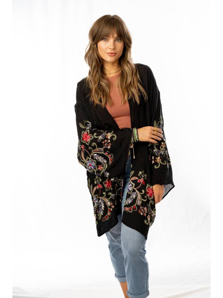 Three Bird Nest - Wholesale Kimono - Women's - Fun In Florals Kimono - Black