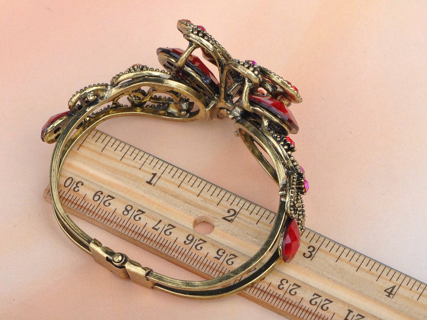 AK Brand – Engroshandel Manchetarmbånd – Messing Antik Rubinrød Diamantformet Filigran Armbånd12