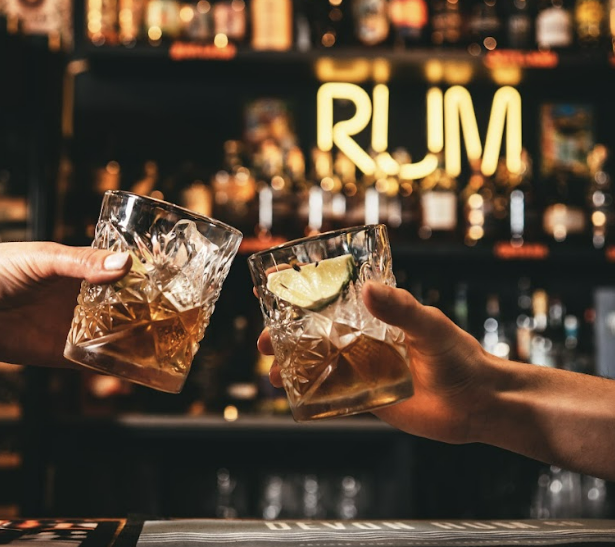 Devon Rum Co – wholesale Rum – Honey Spiced Rum -70cl4