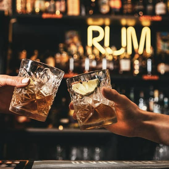 Devon Rum Co – wholesale Rum – Honey Spiced Rum -70cl4