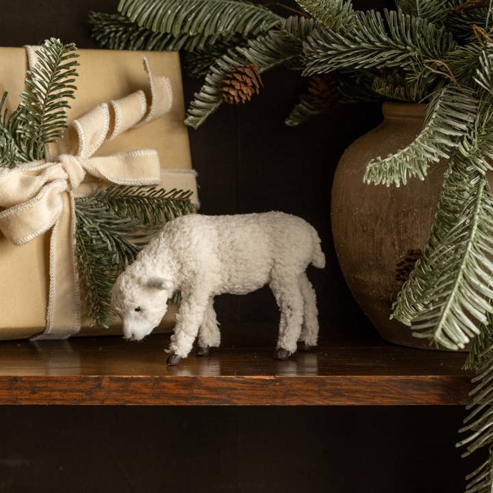 Ragon House - Wholesale Decorative tabletop object - GRAZING SHEEP2