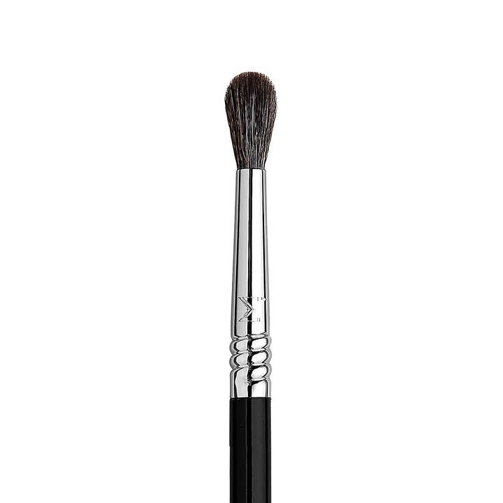 Pinceau E33 Detail Diffused Crease™ en fibres SigmaTech® ultra-douces pour la vente par Sigma Beauty