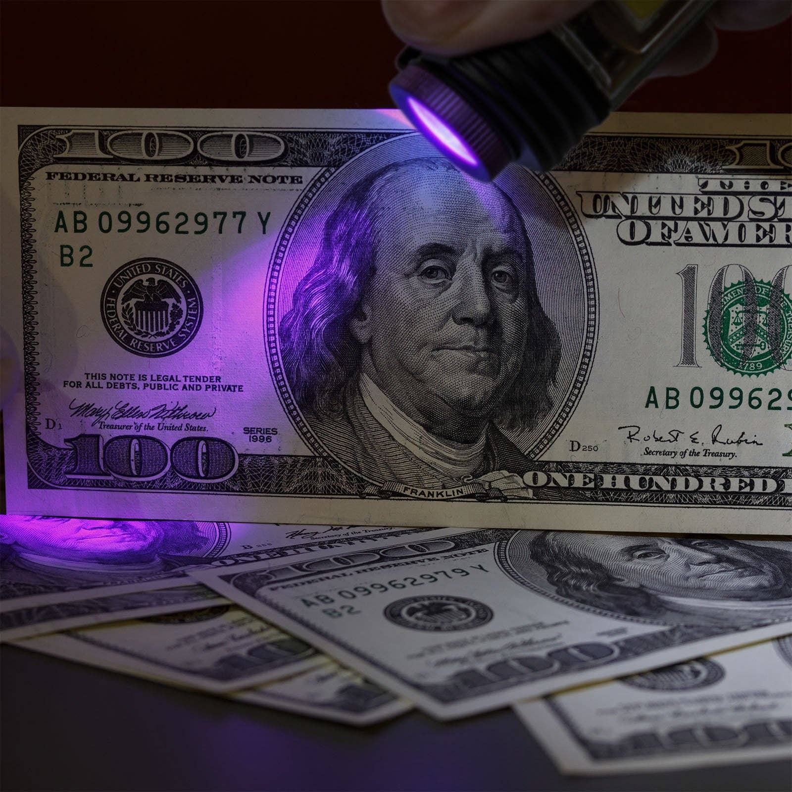 LitezAll - Wholesale Flashlight - LitezAll Task Light with UV Flashlight1