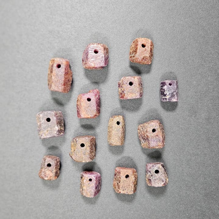 RUBY perforato a 3 mm per la vendita all'ingrosso da parte di The Texas Rocks