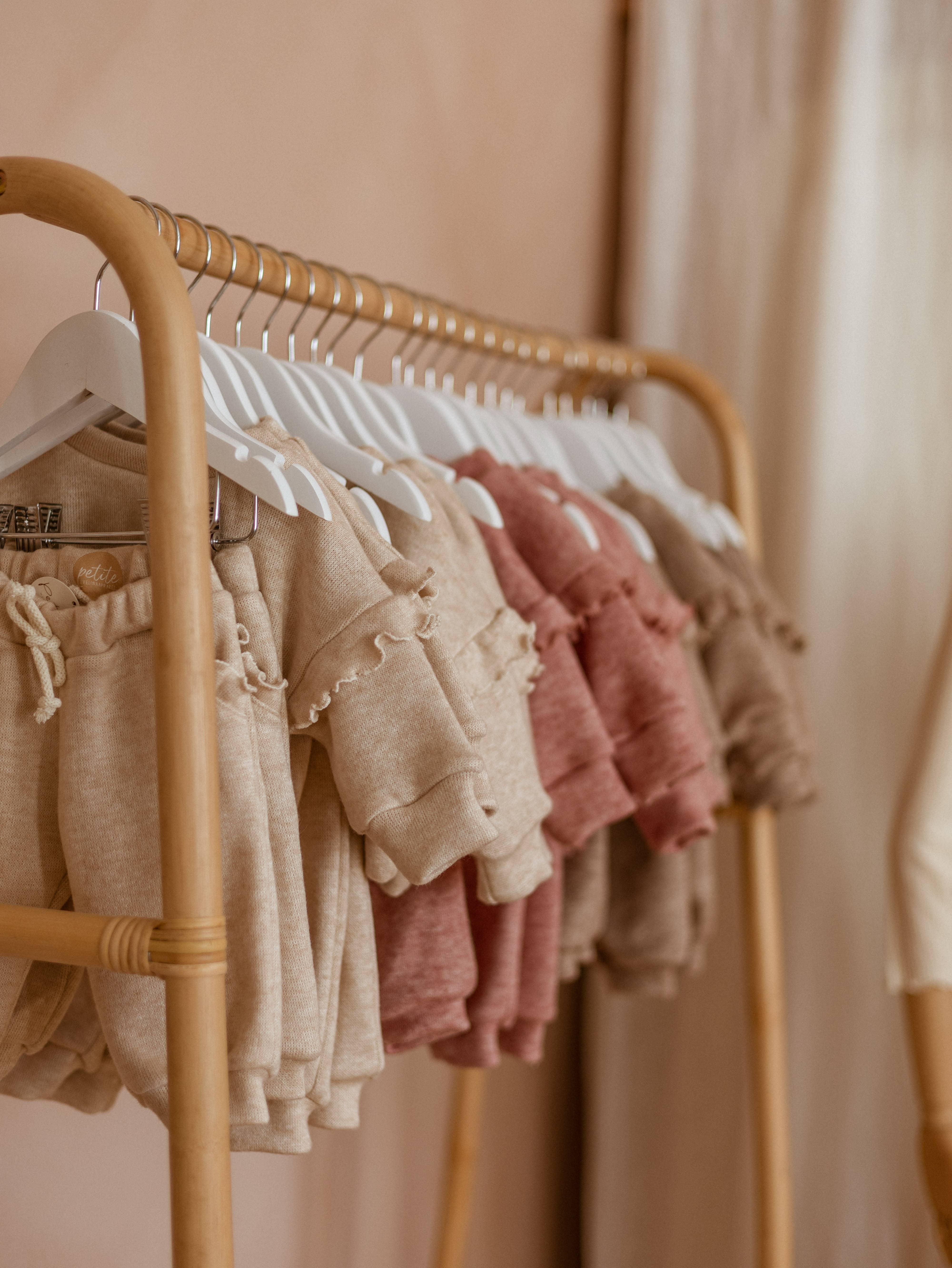 PETITE EvelinaApparel – wholesale Knitted jumper – Kids – Girly Sweater / Ruffles - Cream9