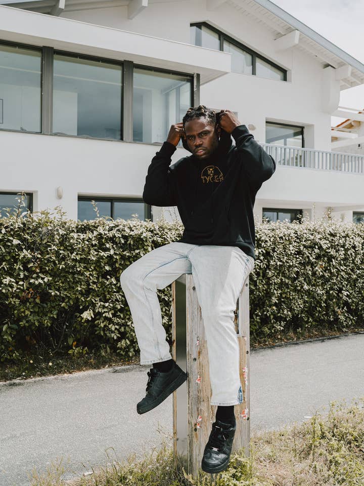 TYGER BLACK HOODIE „DARK“ begrænset udgave for engroshandel hos Tyger