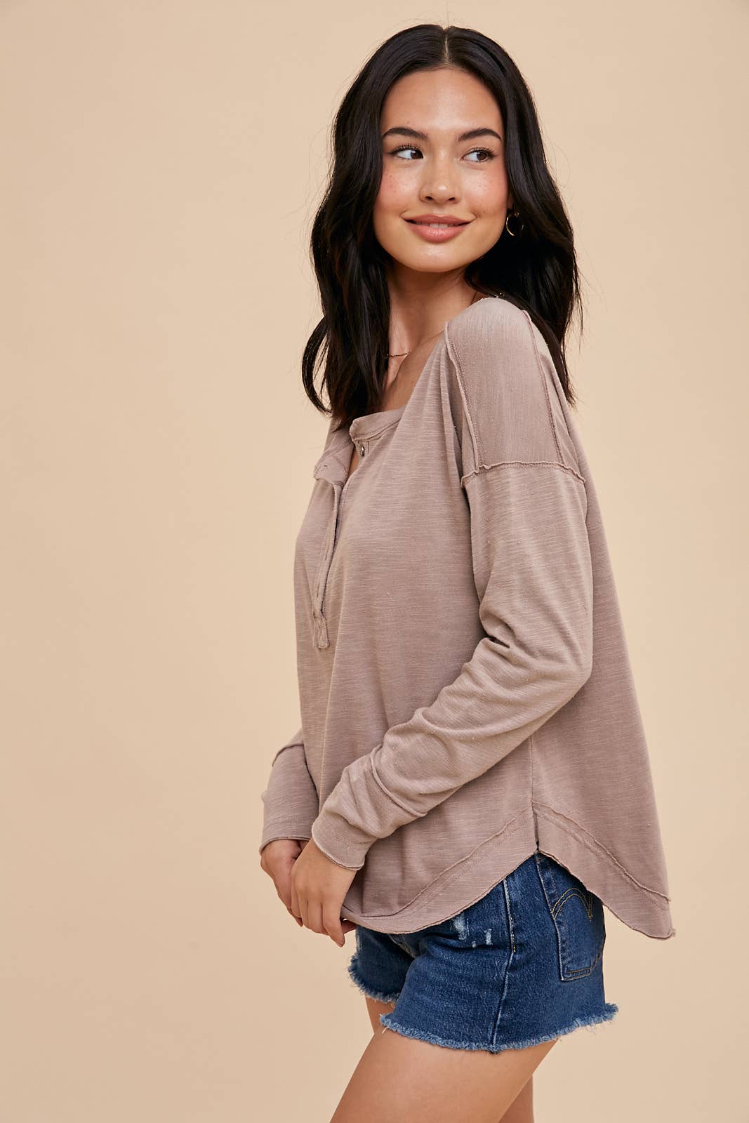 In Loom – wholesale Knit top – Women's – GARMENT WASHED RAW HEM HENLEY TEE7