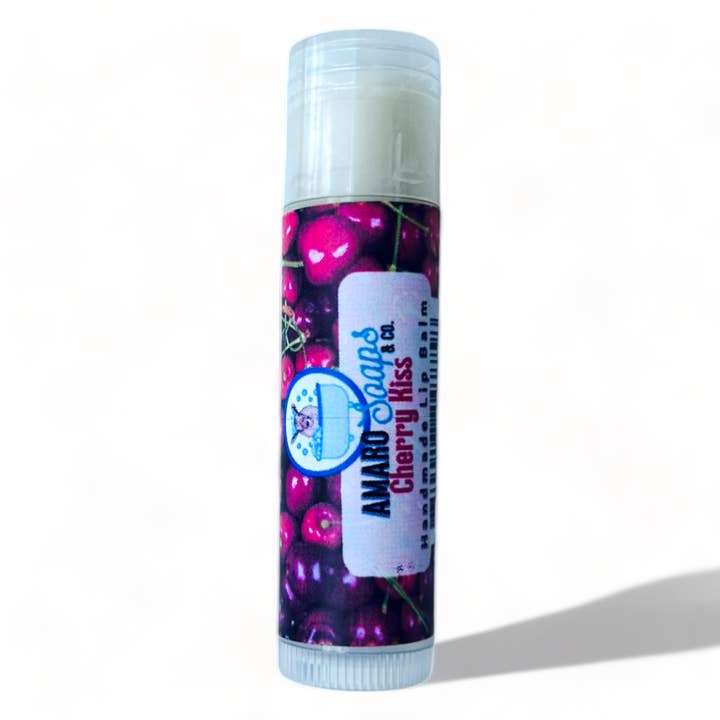 Cherry Kiss lippenbalsem voor wholesale door Amaro Soaps & Co.