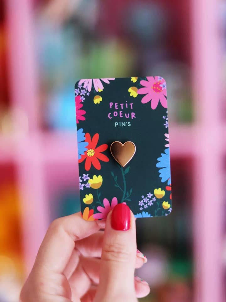gold heart pin for wholesale by Poulette Magique