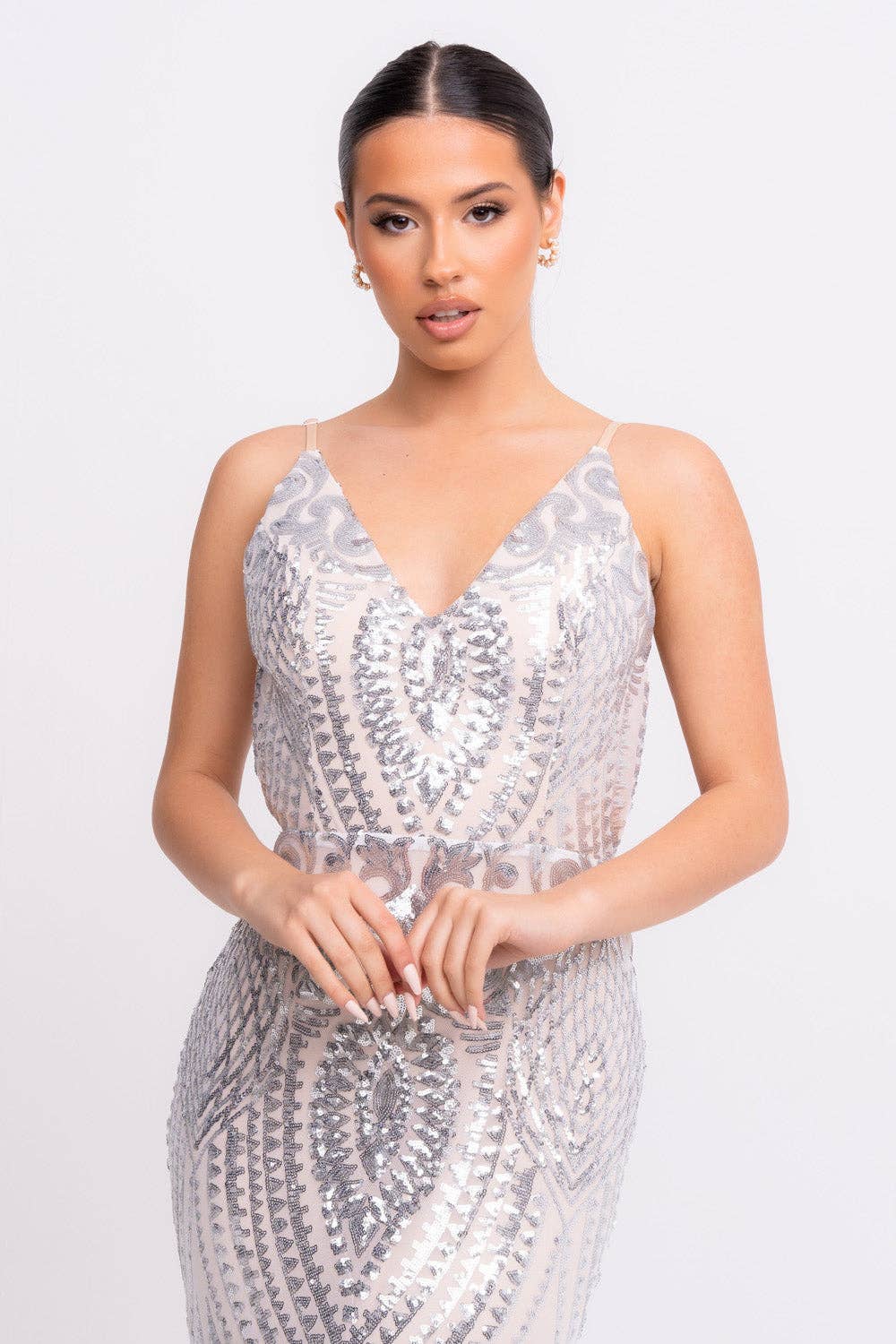 Nazz Collection Clothing Ltd – Großhandel Abendkleid – Damen – Spotlight Silver Luxe Pailletten Meerjungfrau Kleid mit Rückenausschnitt und Fischschwanz3