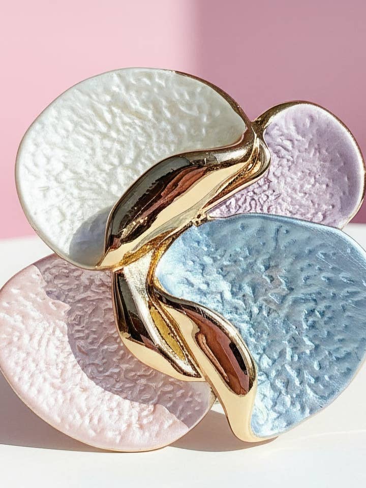 Abstrakt Magnetvågsbrosch för wholesale av Arya Jewellery Wholesale