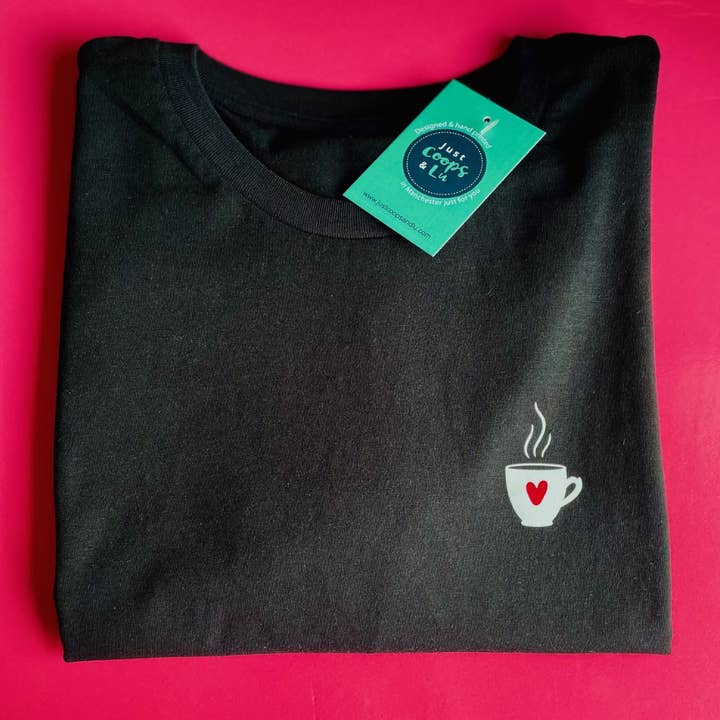 Cup of Love - Unisex-T-Shirt aus biologischem Anbau für den Großhandel von justcoopsandlu