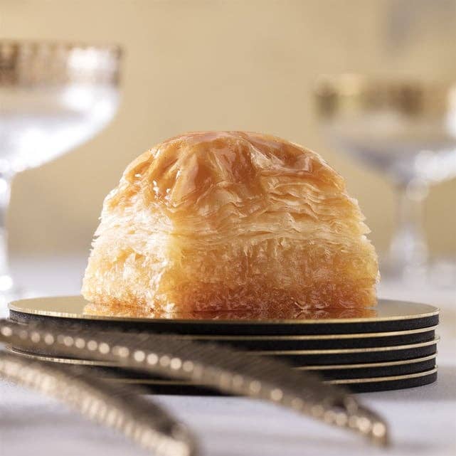 Aladdin - Wholesale Cookie - Karakoy Gulluoglu | Plain Turkish Baklava0