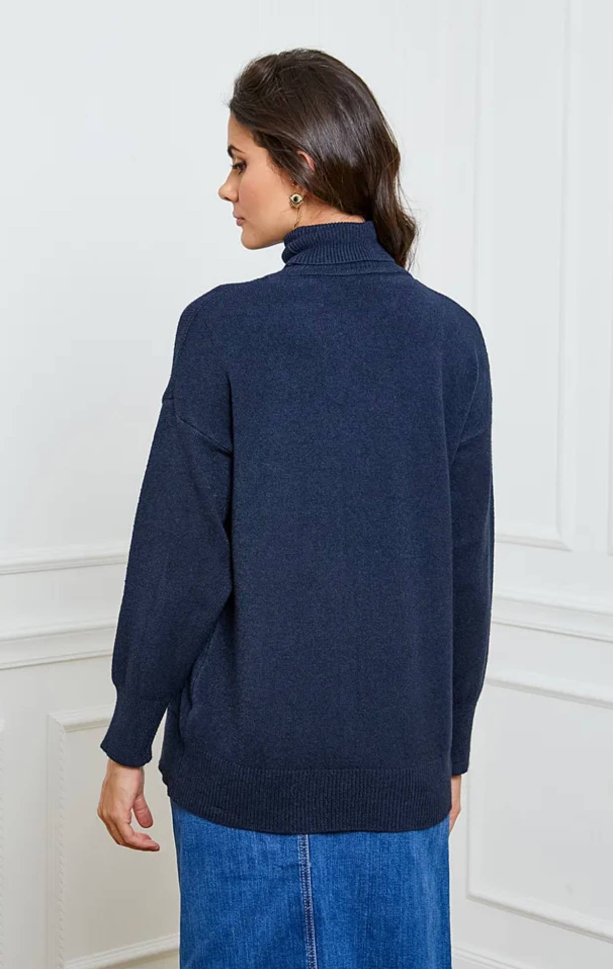 LÉA & LUC – wholesale Knitted jumper – Women′s – Turtleneck sweater with pockets REF. 003055