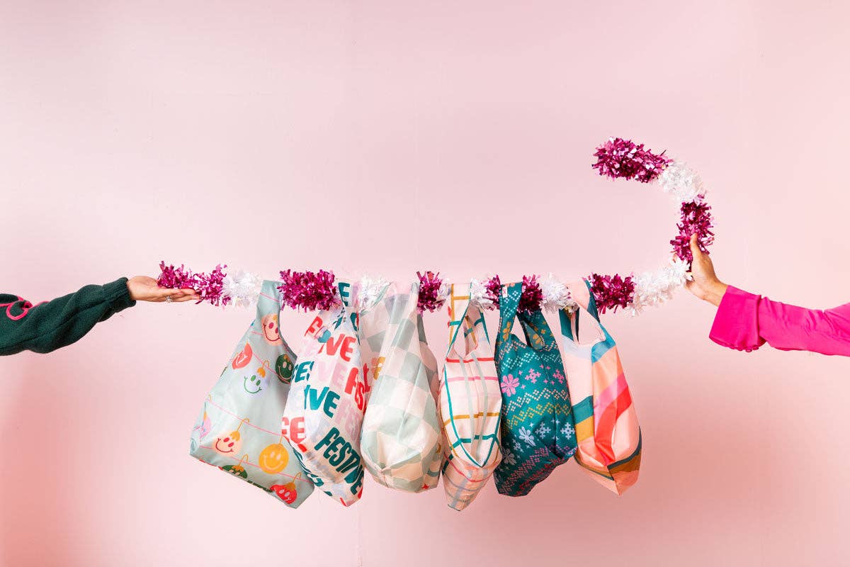 Talking Out of Turn - Wholesale Gift Bag - Holiday Twist & Shouts Medium3