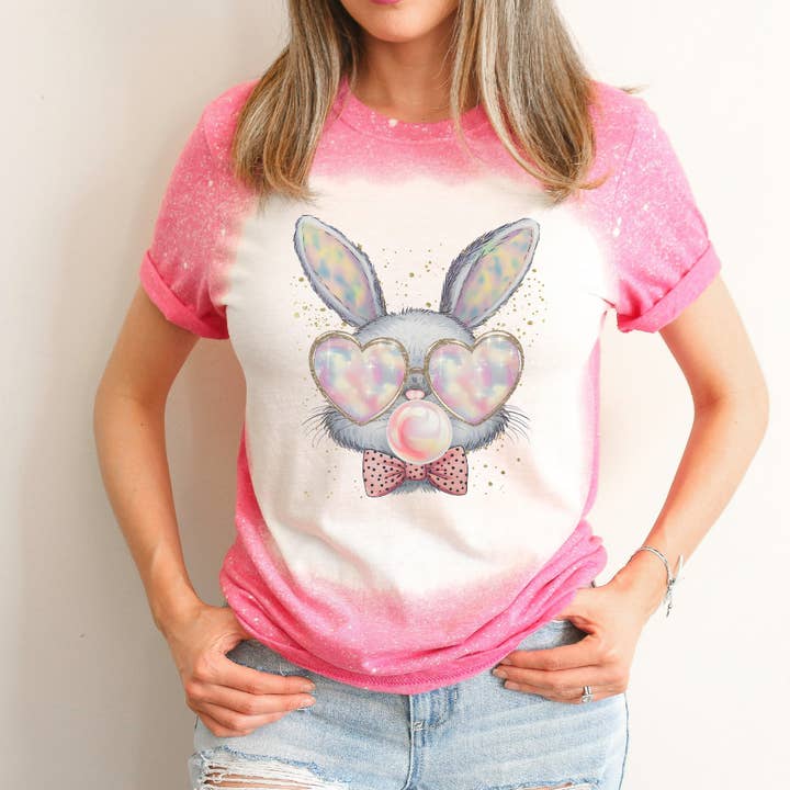 T-shirt de Pâques délavé Pastel Bubblegum Bunny pour la vente par Hello Gorgeous Apparel