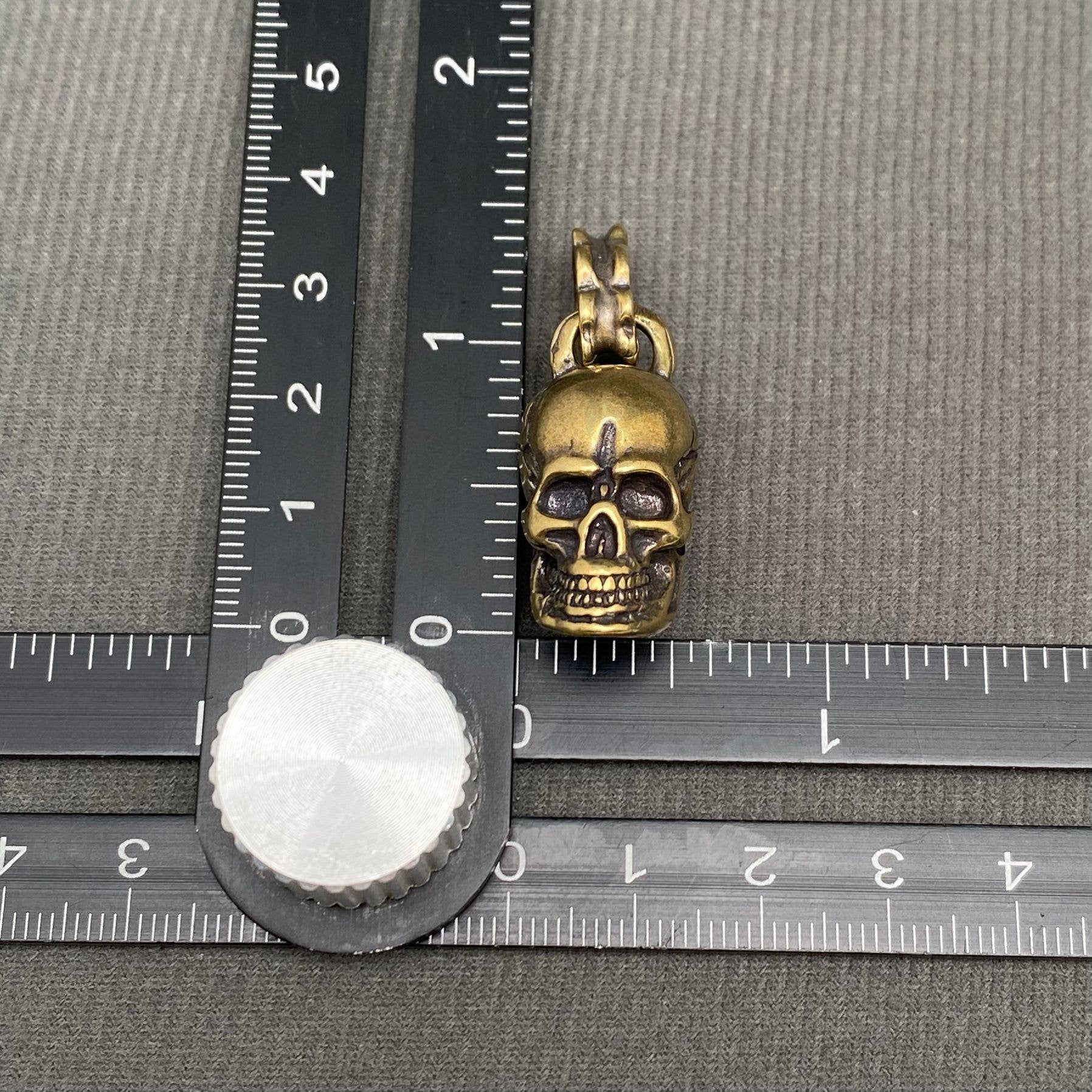 Mio Queena - Wholesale Keychain - Unisex - Brass Skull keychain Pendant3