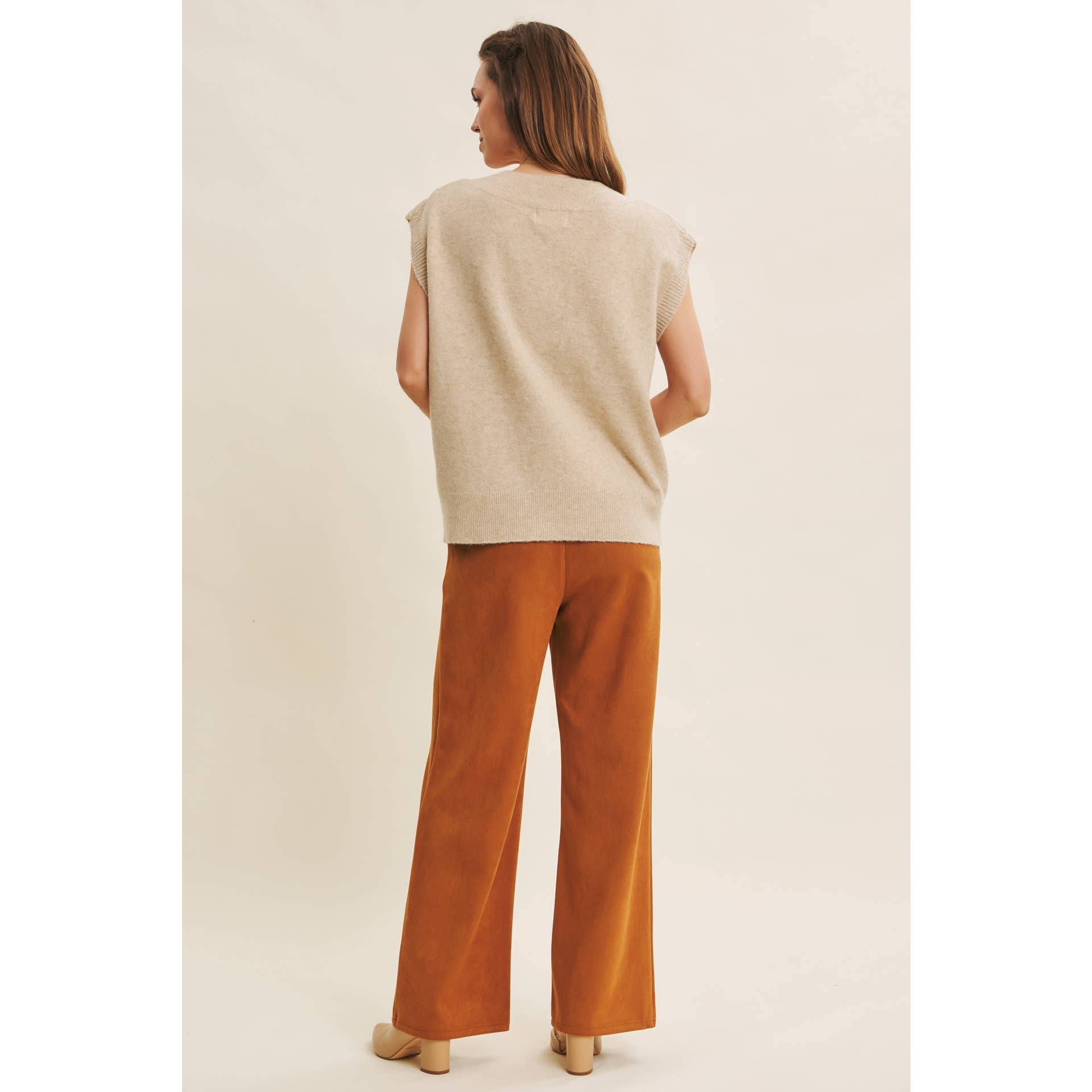 in february - Vente Pantalon – femme - PANTALON DROIT EN DAIM VÉGÉTALIEN AVEC PINCE14