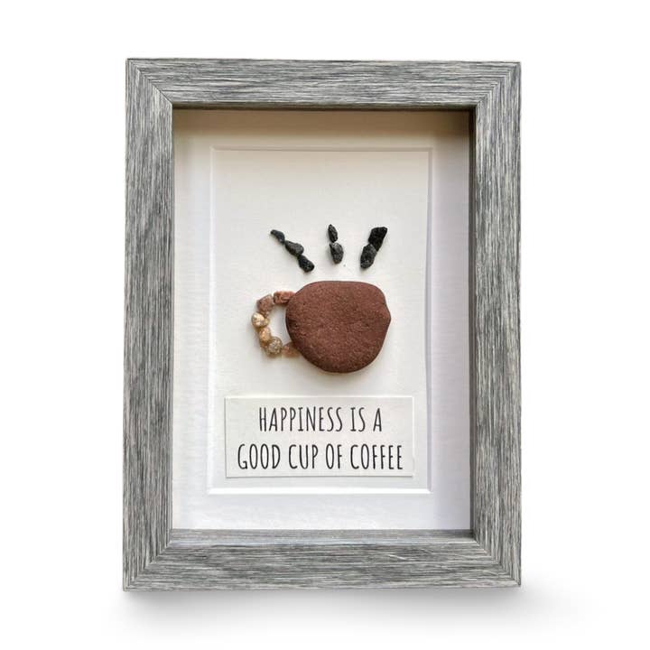 Art sur galets encadré à la main « Le bonheur est une bonne tasse de café » pour la vente par Joyful Pebble Art