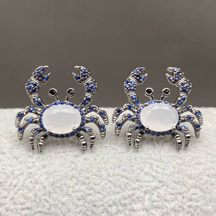 Mio Queena - Wholesale Stud/Post Earrings - Vintage Zircon Inlaid Mini Crab Ear Studs