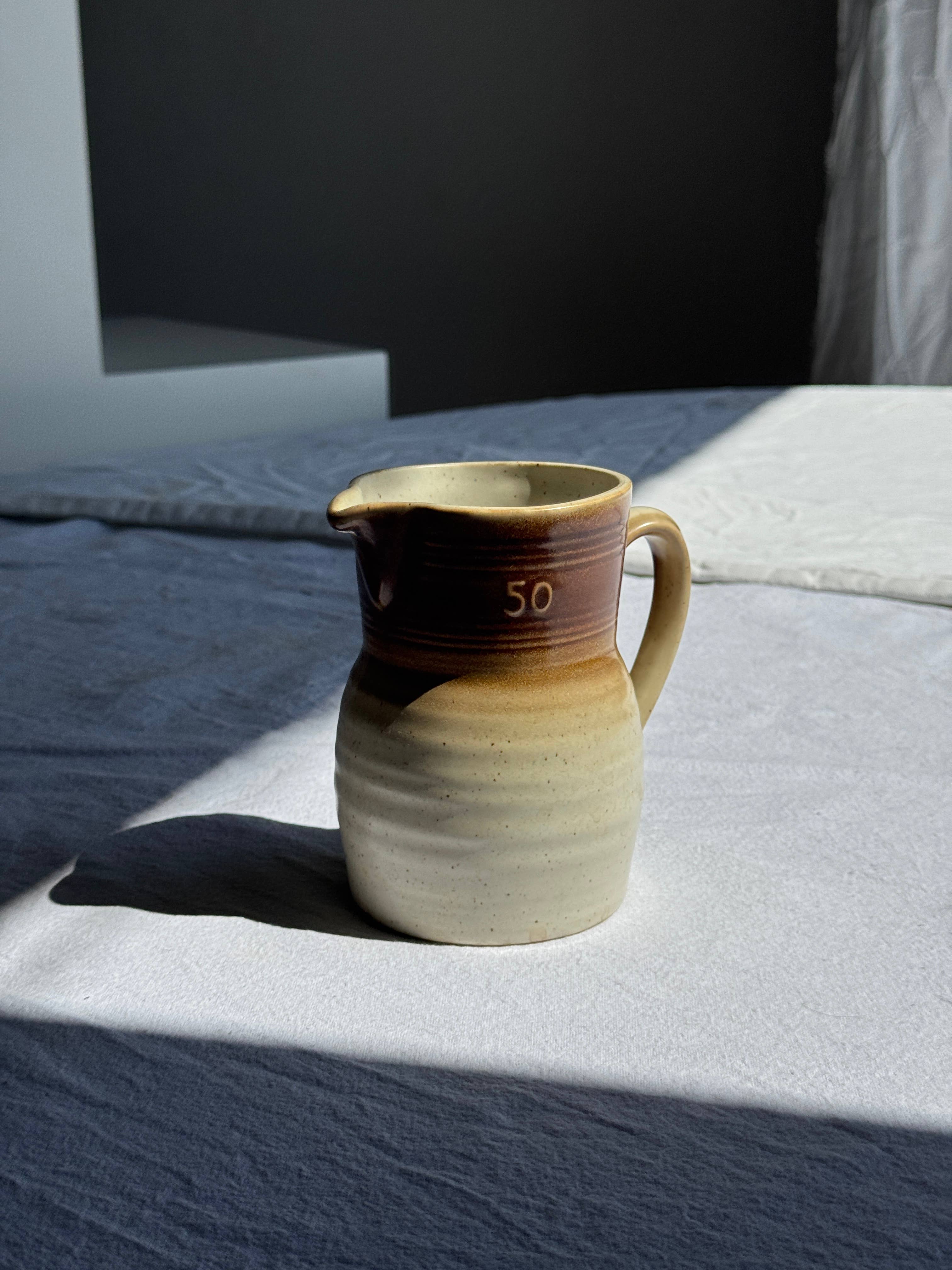 Beige Petite carafe en grès vintage marque Vieux Grès 50 cl en vente sur Faire6