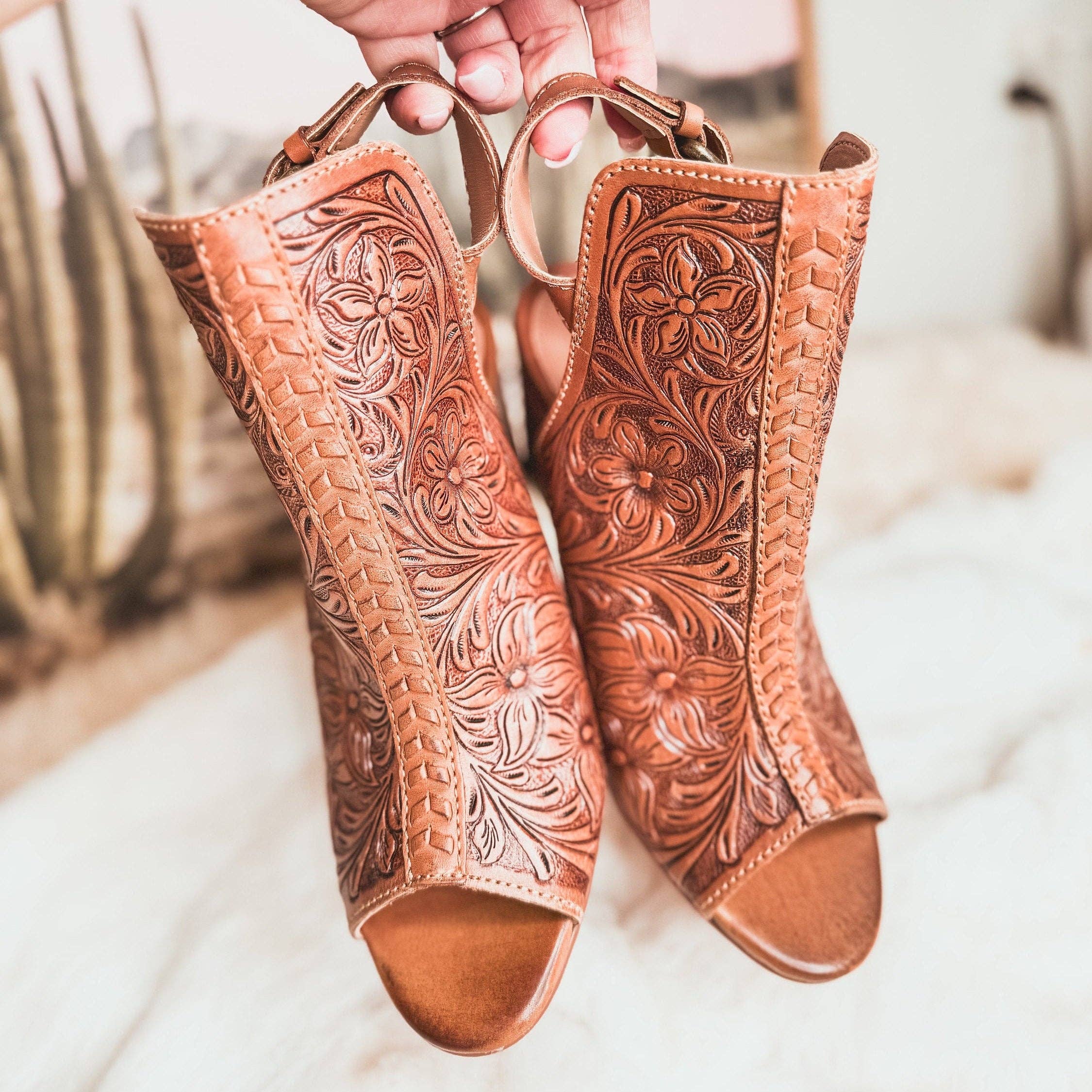 The Sterling Gypsy – Großhandel High Heels – Damen – Sandalen mit geprägtem Lederabsatz – High Heels, Western-Sandalen für Hochzeit und Abschlussball1