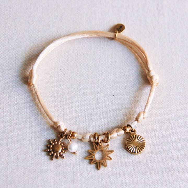 Bazou - Wholesale Charm/Dangle Bracelet - Satin charm bracelet with sun and mini pearl - sand