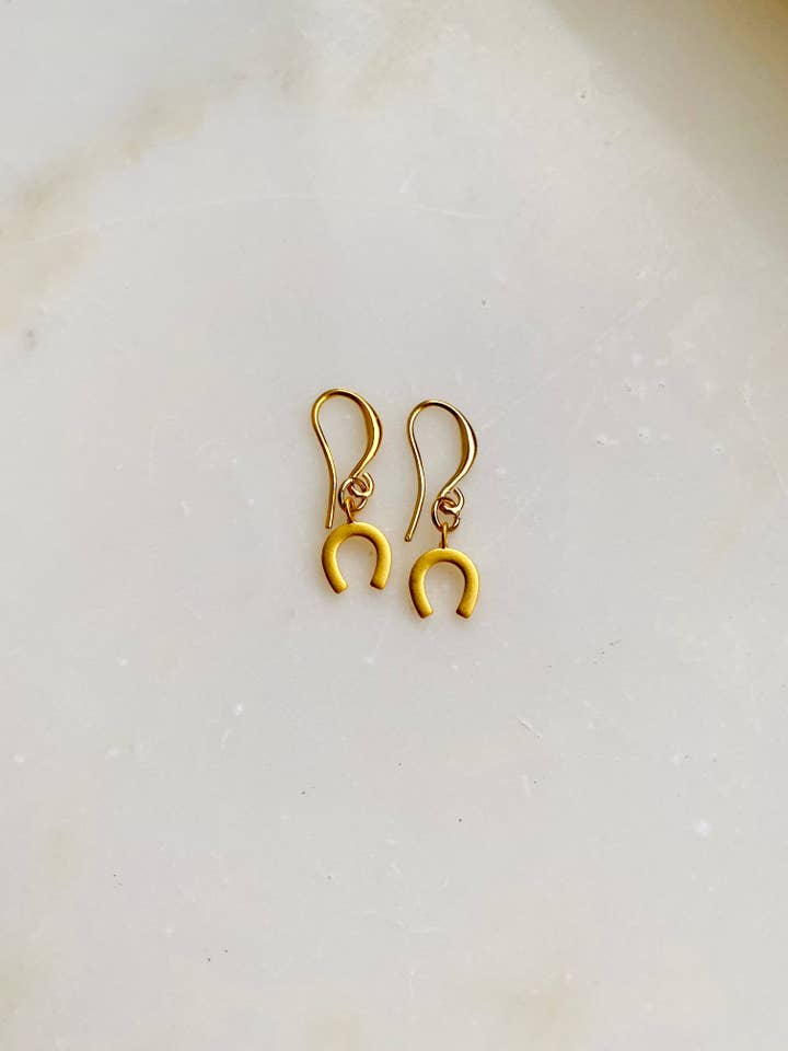 Boucles d'oreilles fer à cheval porte-bonheur pour la vente par Dusk Hera