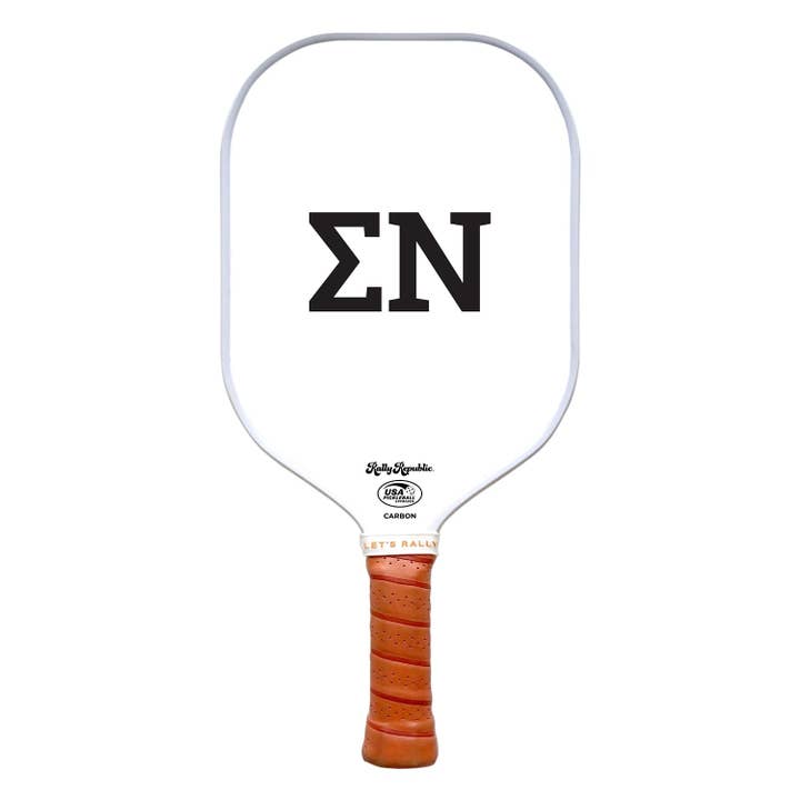 Pagaia da pickleball Sigma Nu con lettera greca bianca (B2B) per la vendita all'ingrosso da parte di Rally Republic