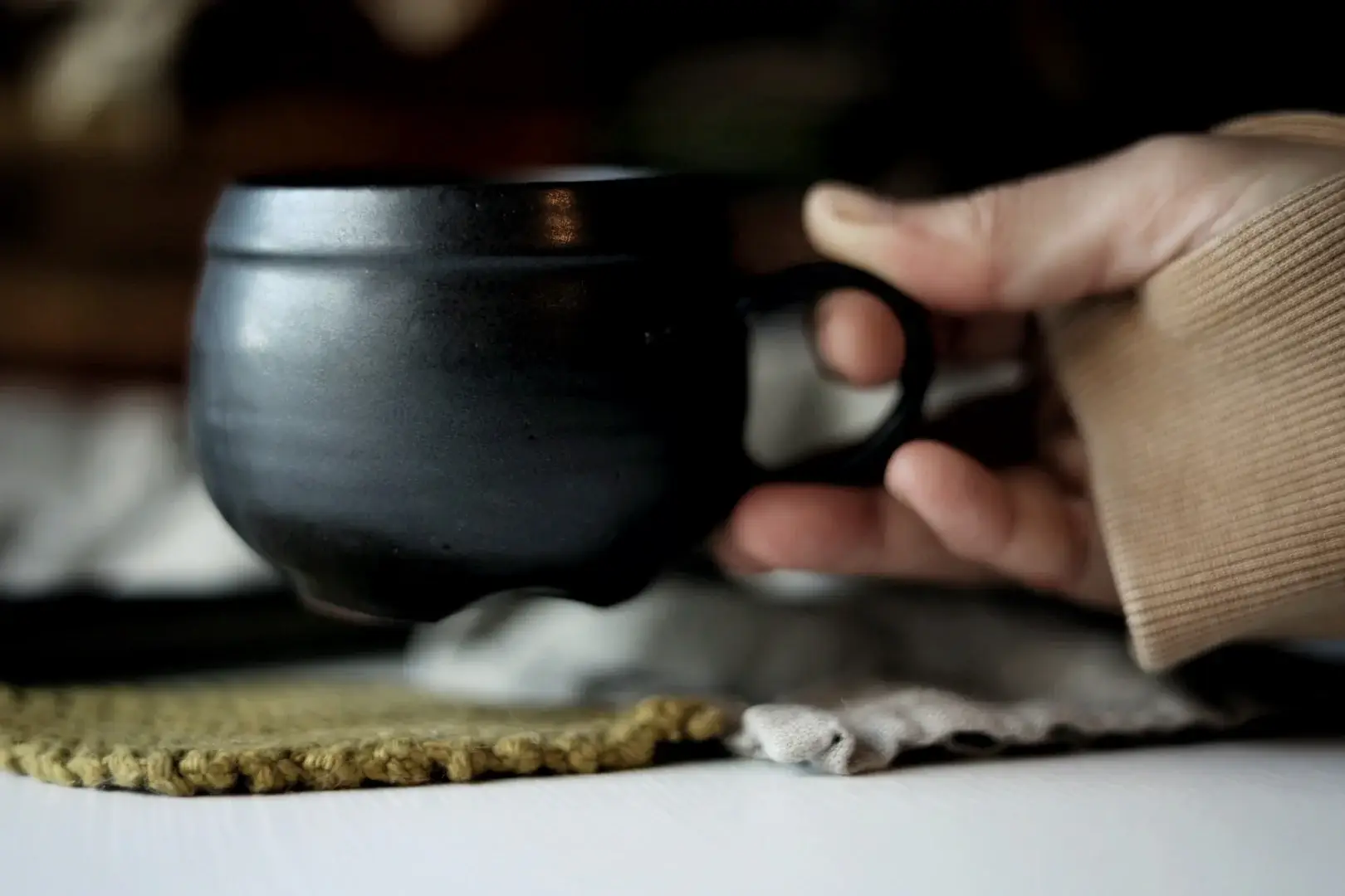 Gravesco Pottery – Großhandel Kaffeebecher – Schwarzer Kessel-Becher | Handgefertigt für Halloween3