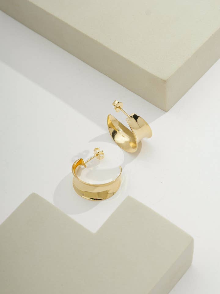 Demi-Feiner Schmuck Moderne Creolen | Ohrring | Dicke Goldschicht für den Großhandel von Bossaglam Jewelry