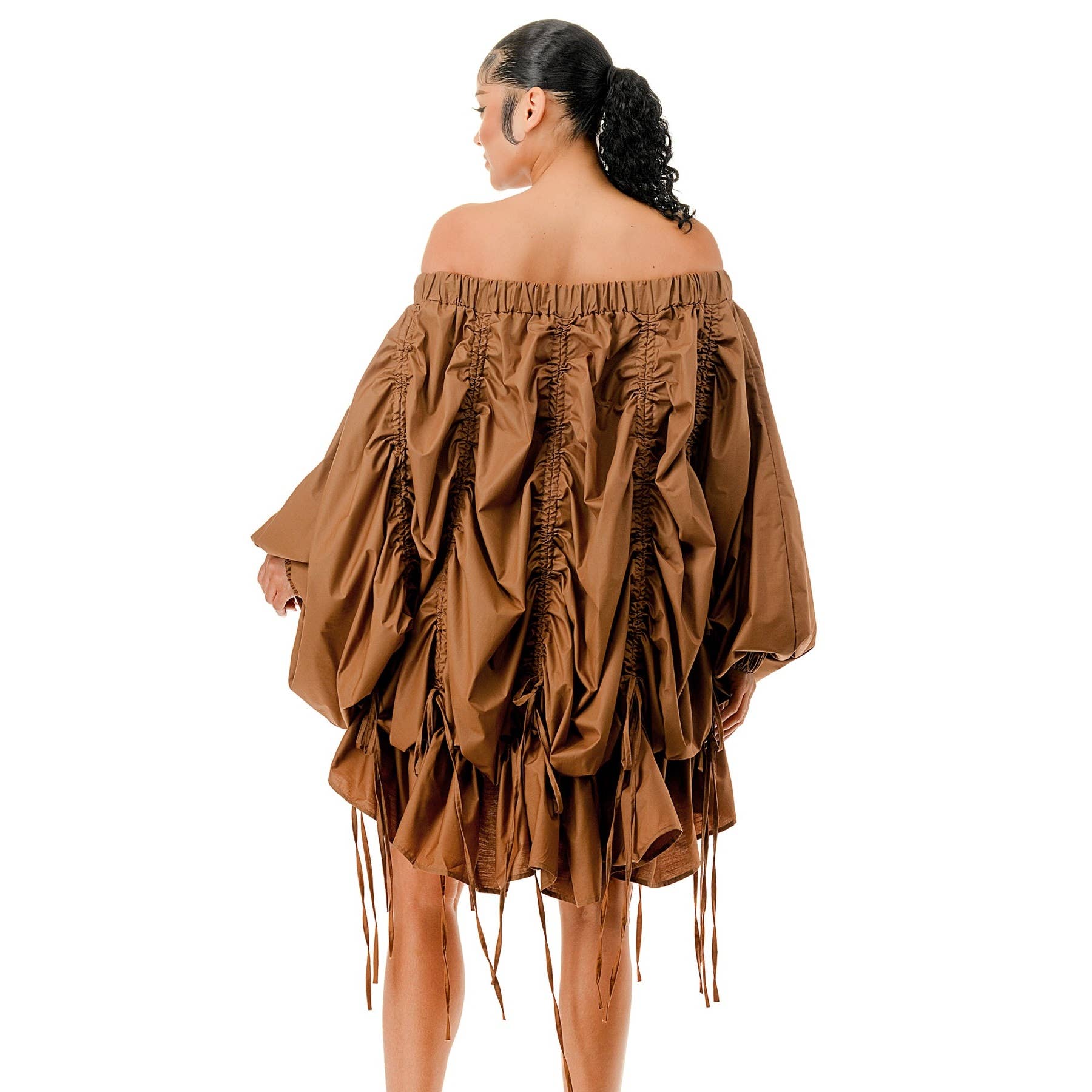 DORCAS - Wholesale Jurk - Dames - PLUS OFF-SHOULDER PARACHUTEJURK MET RUCHES4