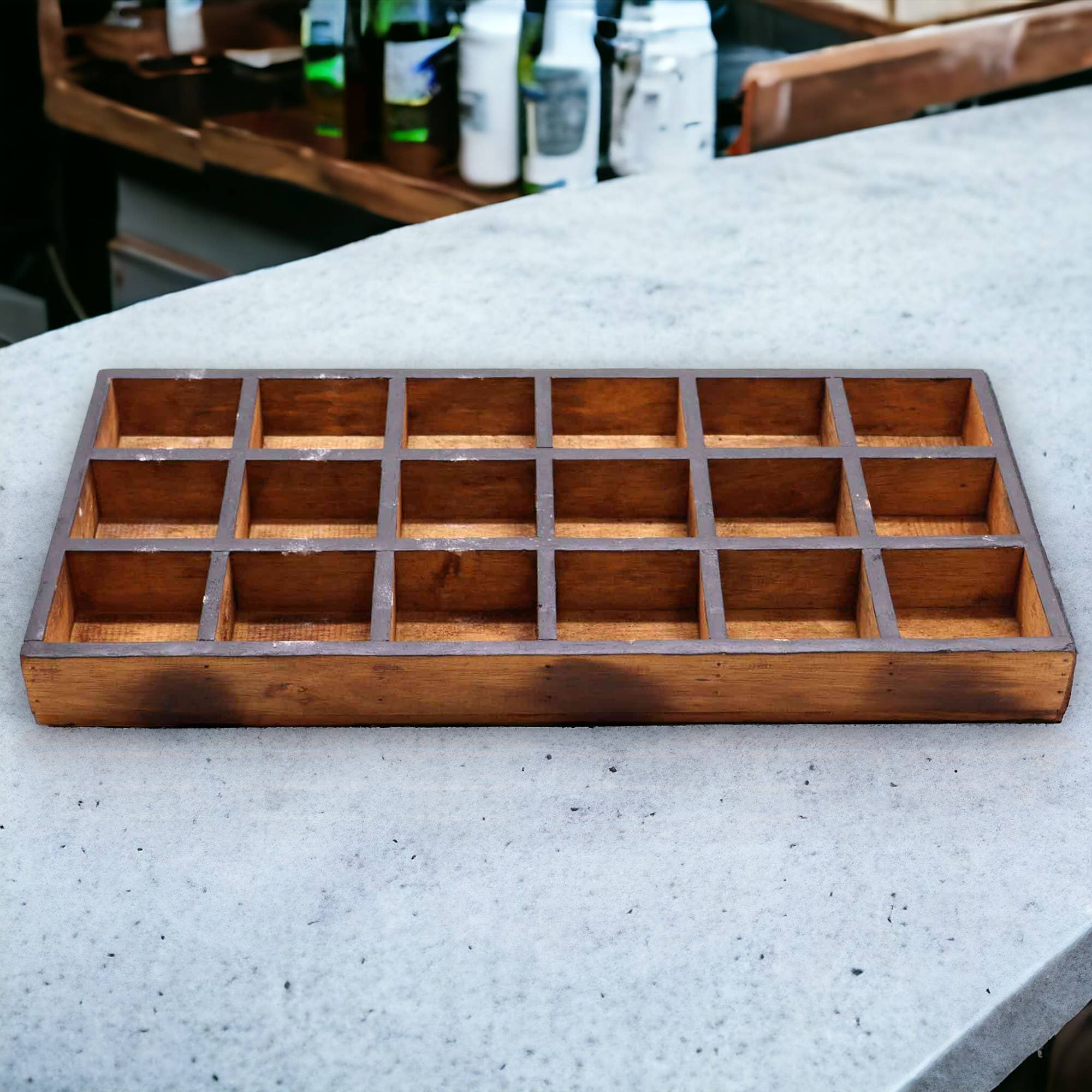 AWGifts Europe - Wholesale Retailer Display Stand/Case - Display Tray - 12 Compartments6