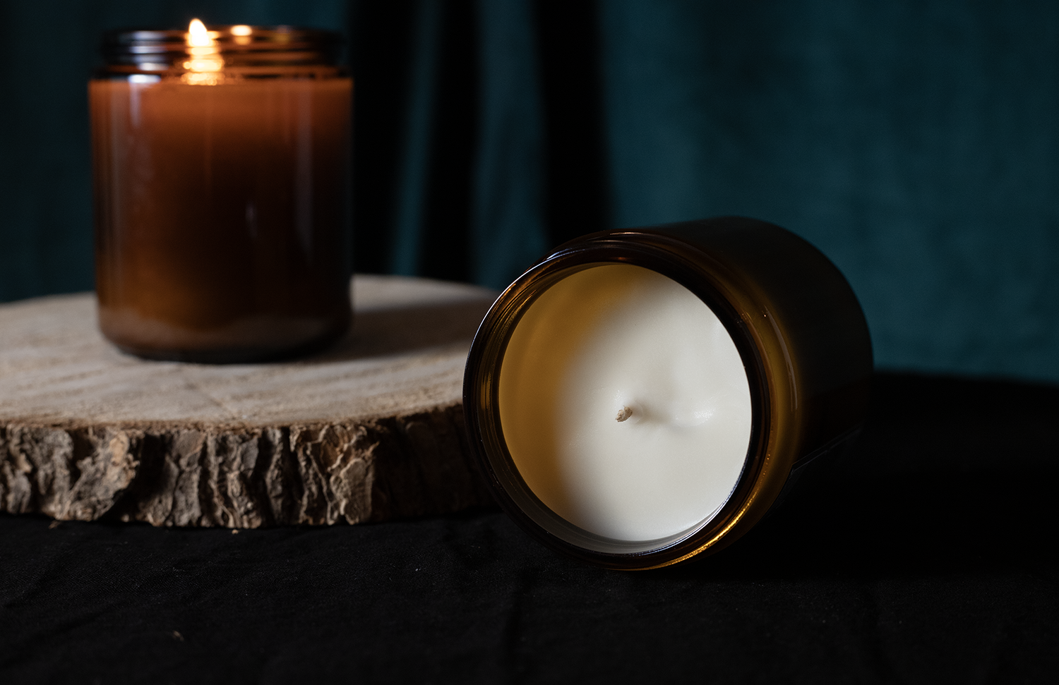 Dark Moon Parlour - Vente Bougie en bocal - Bougie Parfumée Requiem : 8 oz : Vanille + Bois de Santal + Cèdre2