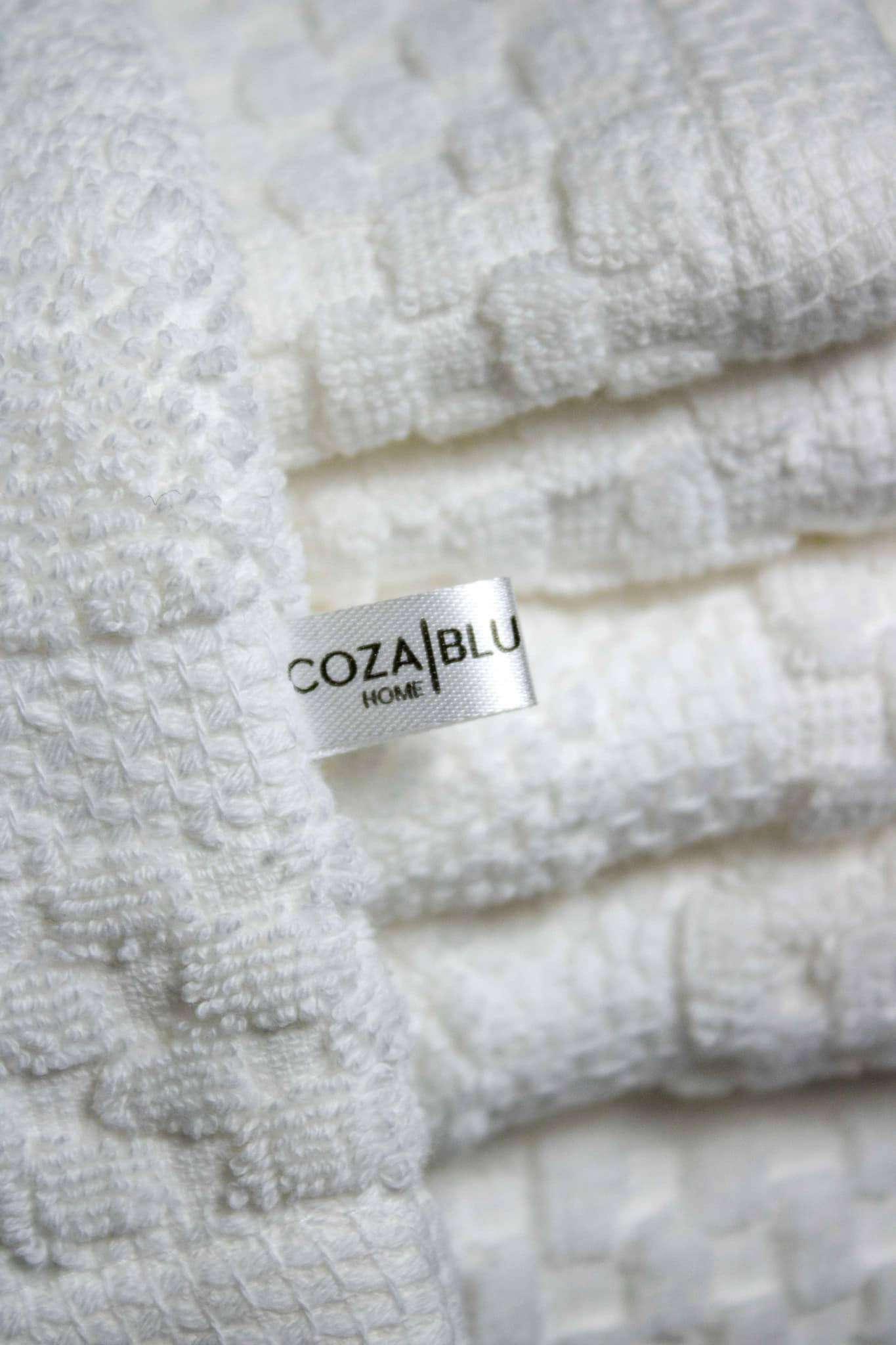 Bianco Set di 7 Asciugamani in Cotone 100% Testurizzato 700 GSM Bianco per Hotel in vendita all'ingrosso su Faire5