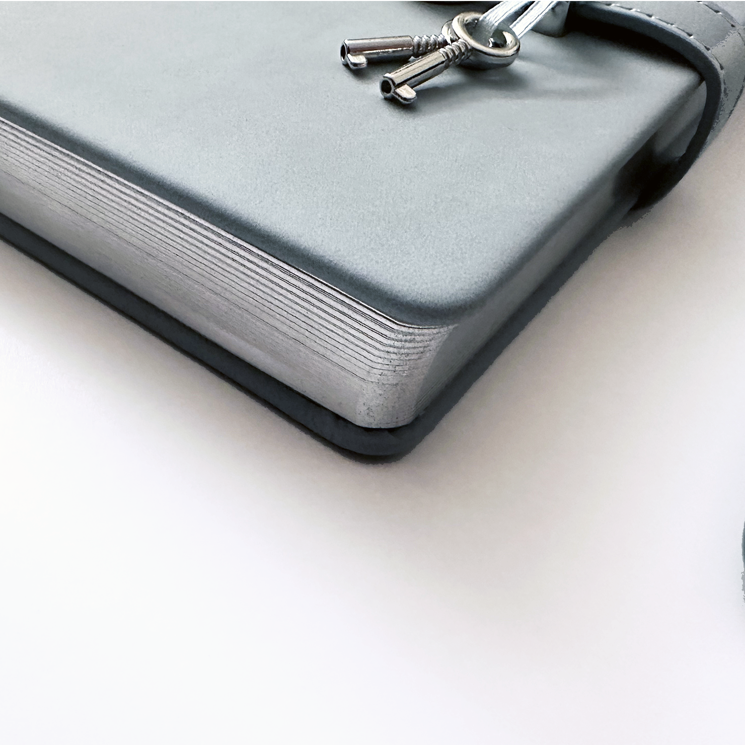 Victoria's Journals - Wholesale Journal/Diary - Kids - Pastel Blue Lock & Key Diary for Girls – 320 Pages3