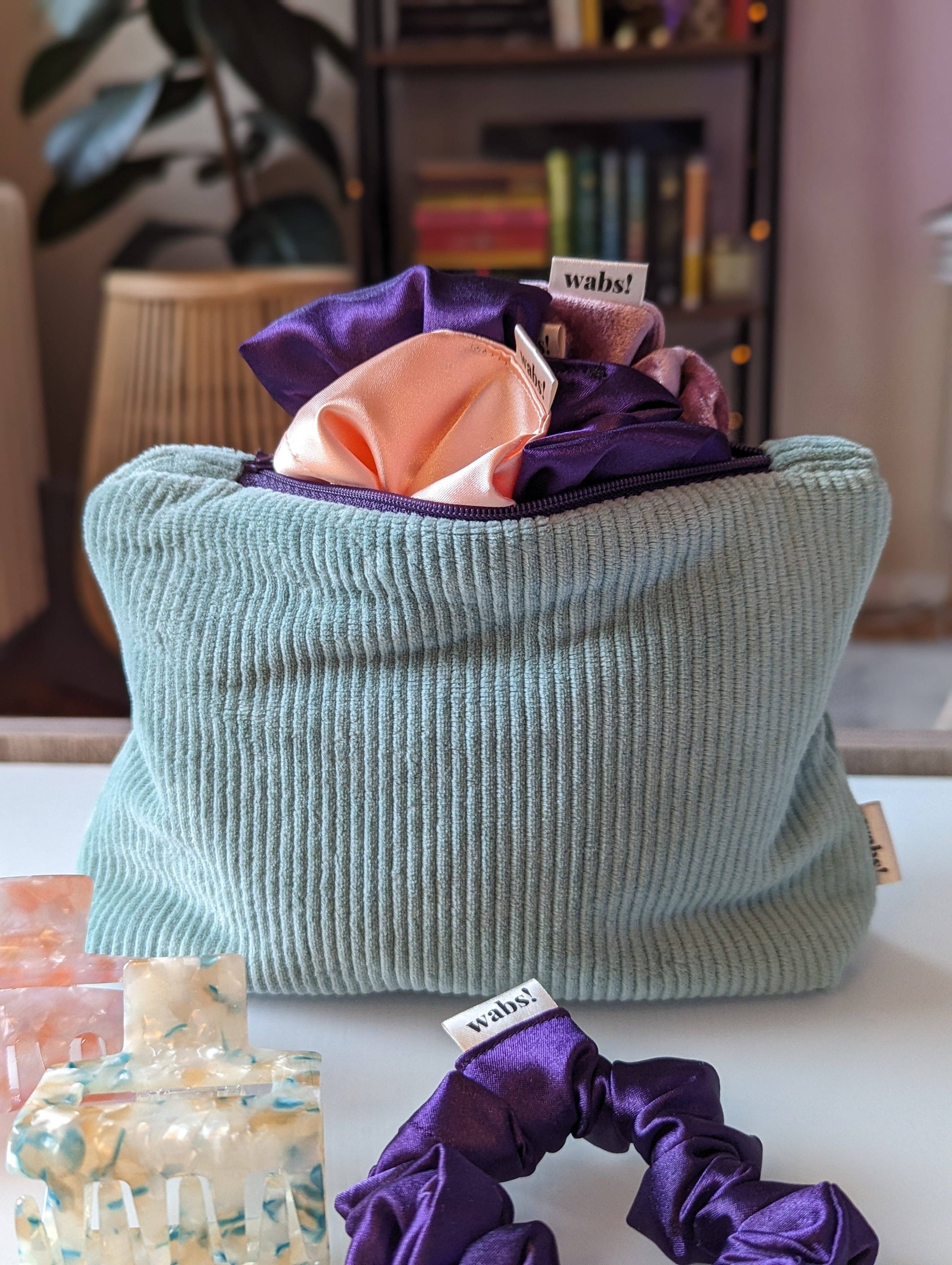 What a bun! - Wholesale Toiletry Bag - Women's - Kosmetiktasche mit Kordelzug0