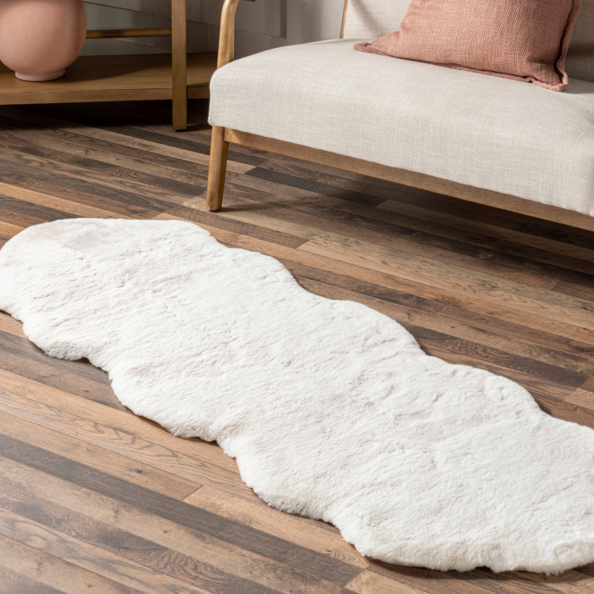 White Eline Faux Sheepskin Machine Washable Area Rug for wholesale on Faire8