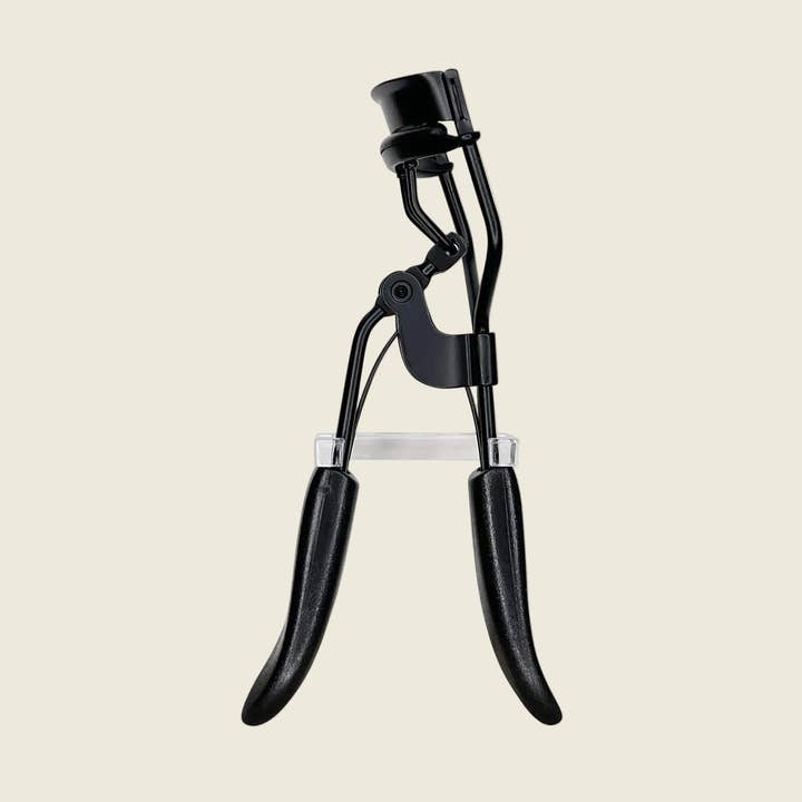 Padded Eyelash Curler for wholesale by LATTE
