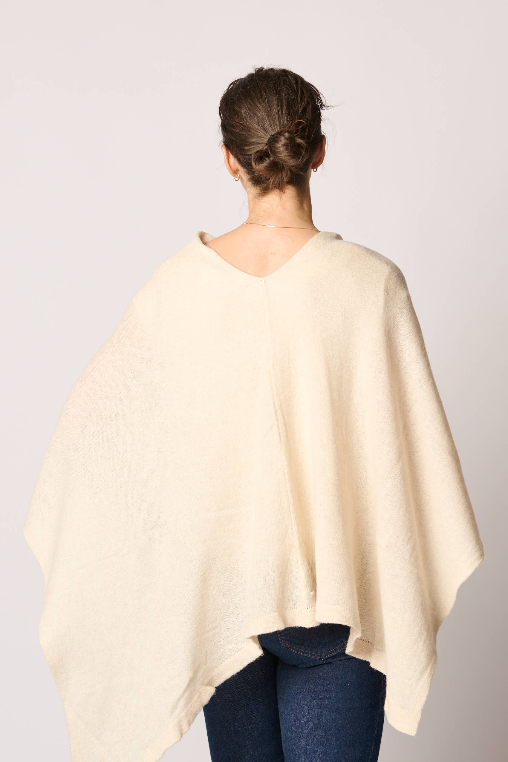 Margolis Pineo Italia - Wholesale Poncho - Women's - ROMA TRAVEL PONCHO - Cashmere-Blend Best Seller72