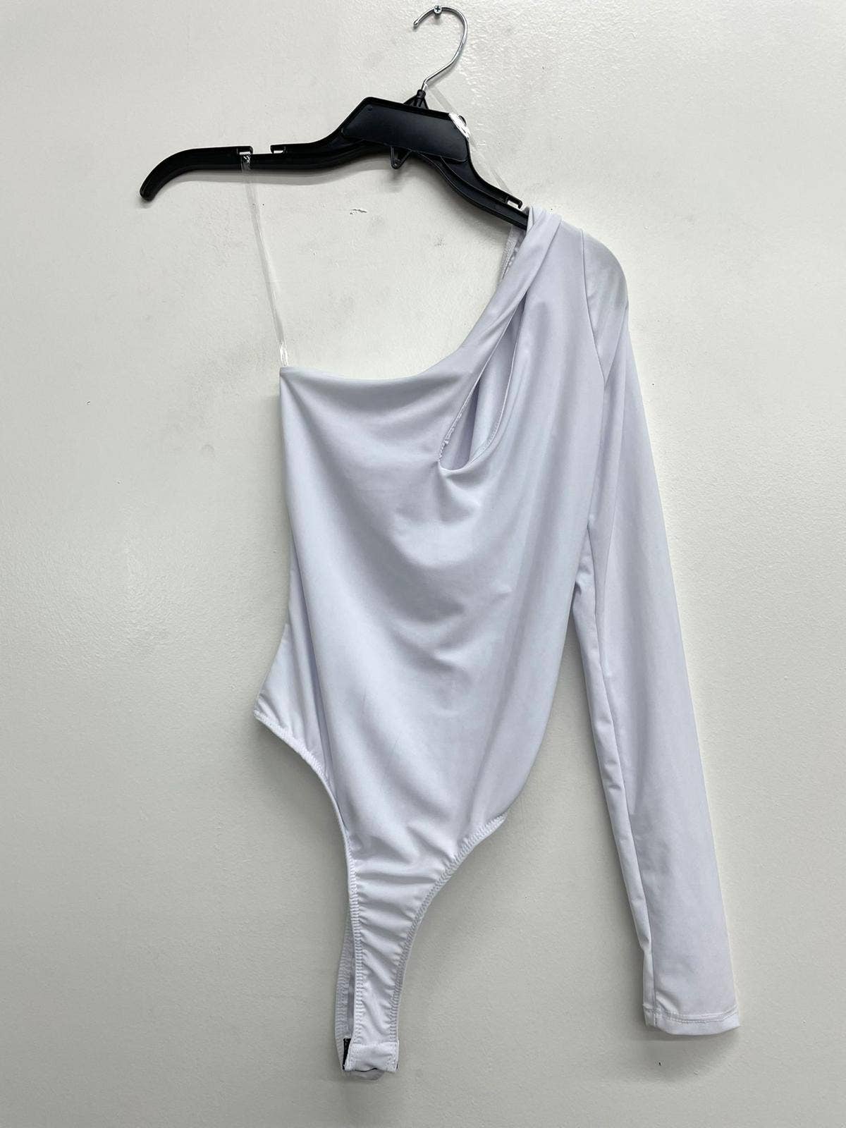 Uptown Apparel - Venta al por mayor Body - Mujer - Body con forro de tanga recortado con un solo hombro J677823