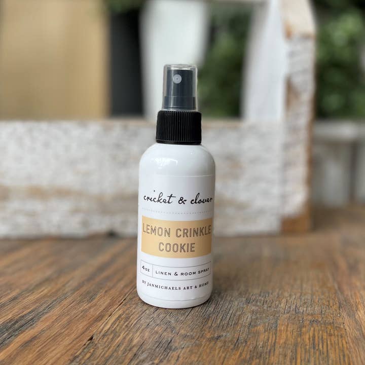 Lemon Crinkle Cookie Linnen- en kamerspray voor wholesale door JanMichaels Art & Home